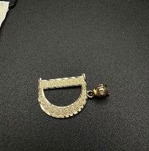 10k gold letter D pendant