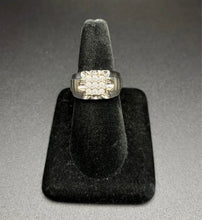 10k gold men’s ring w diamonds