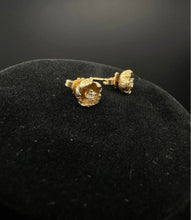 14k gold flower stud diamond earrings