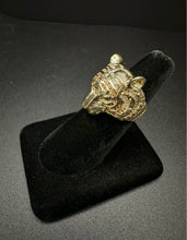 14k gold men’s lion ring w diamonds
