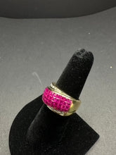 18k gold ring w Ruby stones & diamonds