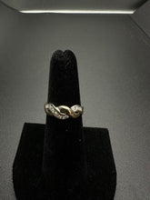 14k gold infinity band w diamonds