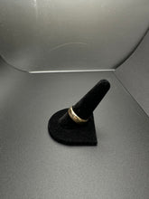18k gold wedding band