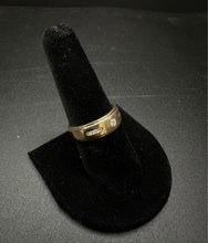 14k Gold band w diamonds