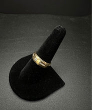 14k Gold band w diamonds