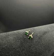10k gold stud earrings w lab grown emeralds