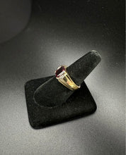 10k gold men’s ring w square garnet & diamonds
