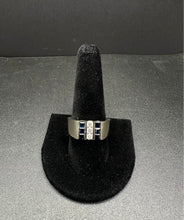 14k gold men’s ring w diamonds & blue sapphires