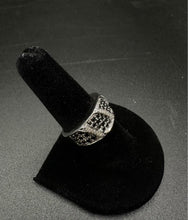 18k white gold diamond ring w black diamonds
