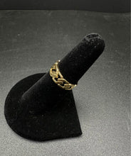 18k gold curb link designed ring