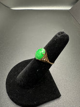 14k yellow gold jade ring w flower designs