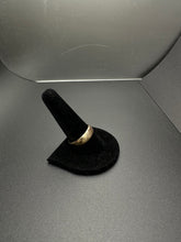 18k gold wedding band