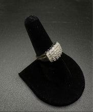 10k gold ring w baguette diamonds