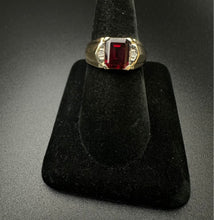 10k gold men’s ring w square garnet & diamonds