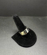 14k gold men’s ring w diamonds & blue sapphires