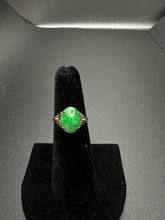 14k yellow gold jade ring w flower designs