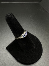 10k white gold ring w tanzanite stones