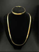 14k Gold herringbone chain set w matching bracelet