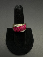 18k gold ring w Ruby stones & diamonds