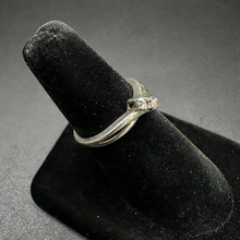 925 silver ring w 2 diamonds