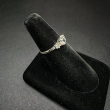 925 sterling silver ring w 3 czs on band