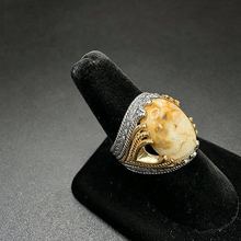 925 silver ring w gold plating & large agate stone in center