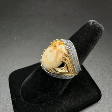 925 silver ring w gold plating & large agate stone in center