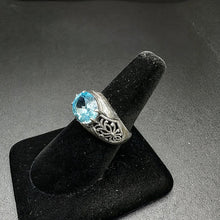 925 silver ring w blue topaz stone