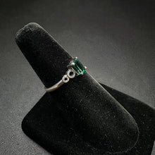 925 silver ring w small lab created emerald stone