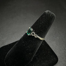925 silver ring w small lab created emerald stone