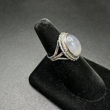 925 silver ring w moonstone