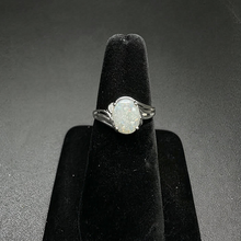 925 silver ring w small opal stone