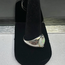 925 sterling silver ring w big opal stone